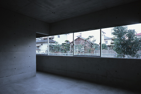 三原の家 窓 2